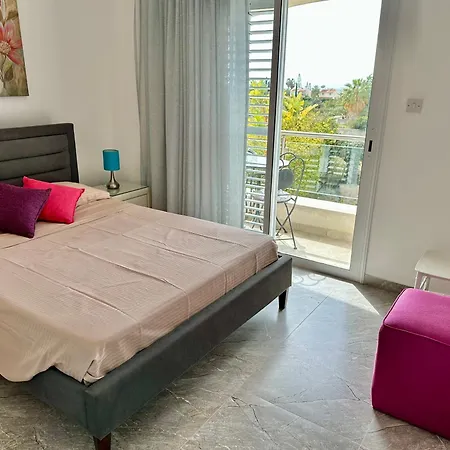 M & S Villa Coral Bay