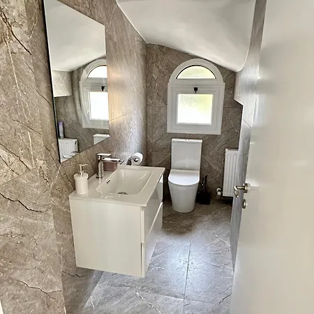 M & S Villa