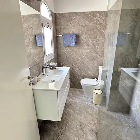 M & S Villa Coral Bay