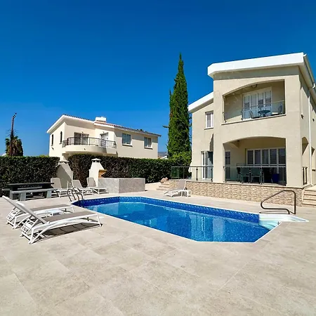 M & S Villa *