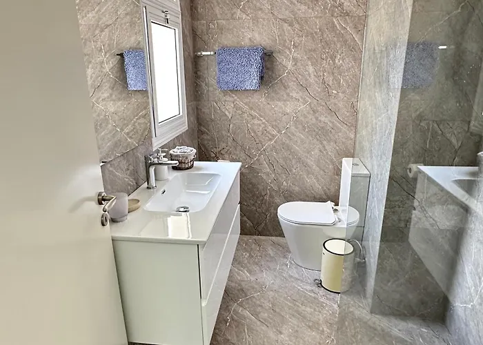 M & S Villa Coral Bay