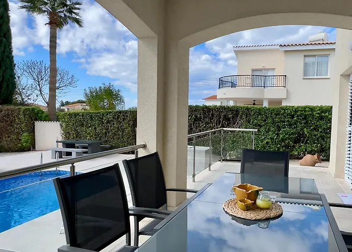 Willa M & S Coral Bay